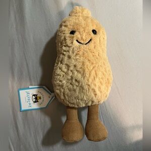 NWT Jellycat Peanut